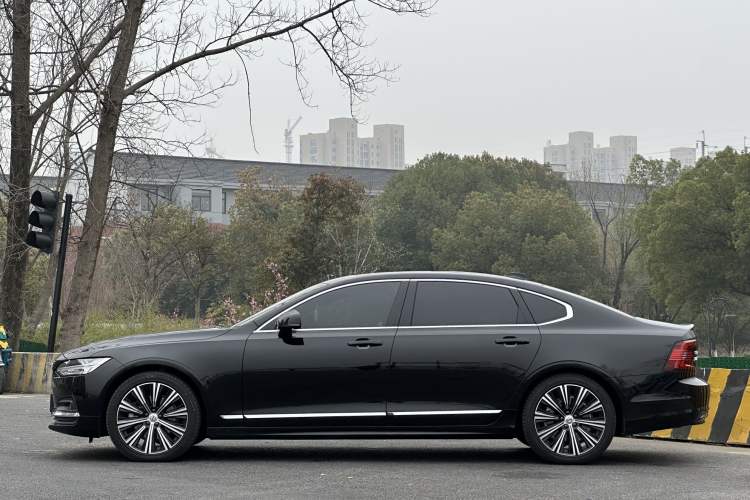 Used Volvo S90 2025 B5 Zhiya Luxury Edition Exterior 4