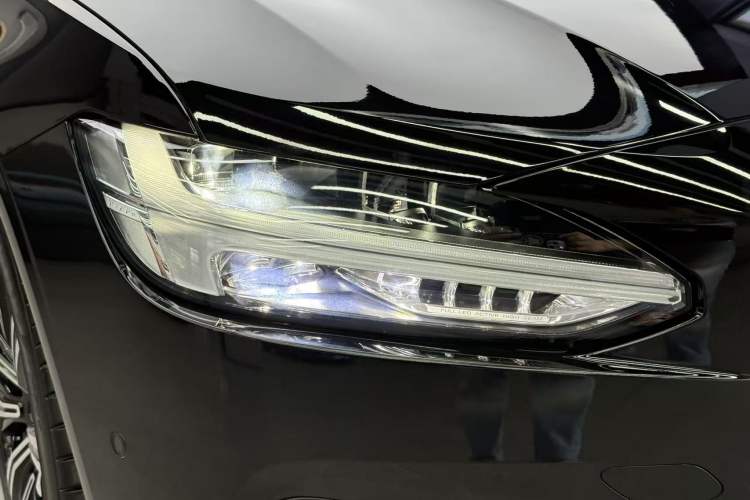 Used Volvo S90 2025 B5 Zhiya Luxury Edition Exterior 4