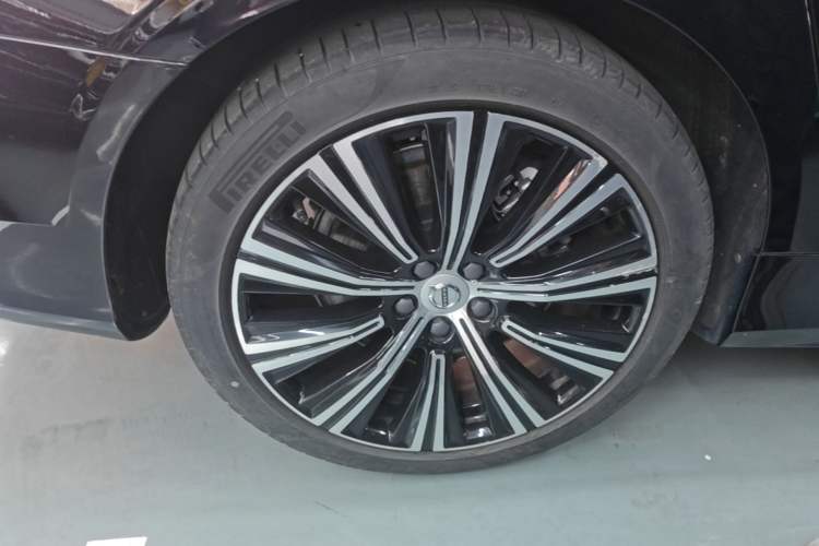 Used Volvo S90 2025 B5 Zhiyuan Luxury Edition Exterior 5