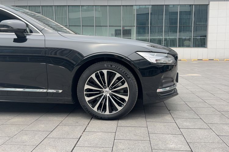 Used Volvo S90 2025 B5 Zhiyi Luxury Edition Exterior 5
