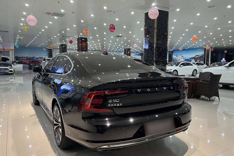 Used Volvo S90 2025 B5 Zhiyi Luxury Edition Exterior 5