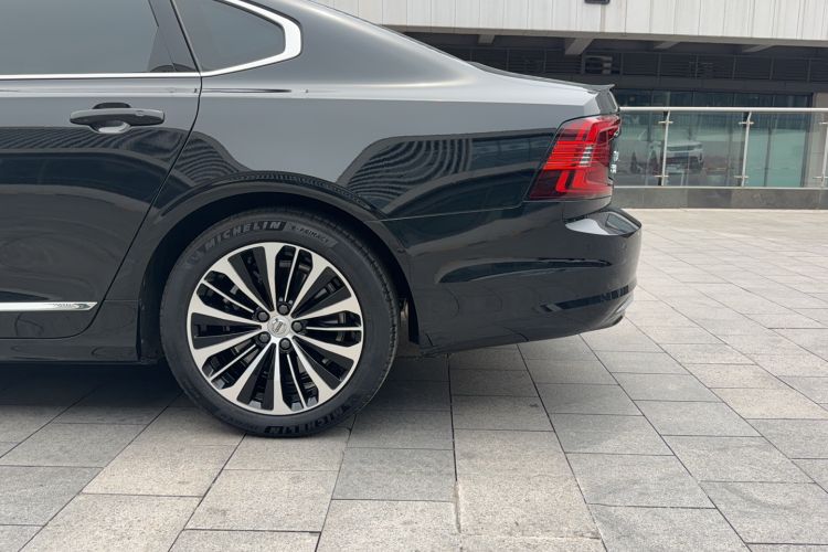 Used Volvo S90 2025 B5 Zhiyi Luxury Edition Exterior 6