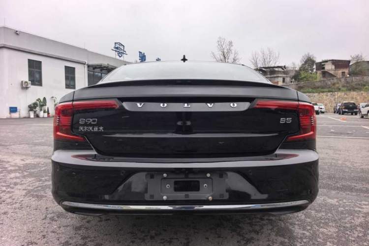 Used Volvo S90 2025 B5 Zhiyi Luxury Edition Exterior 6