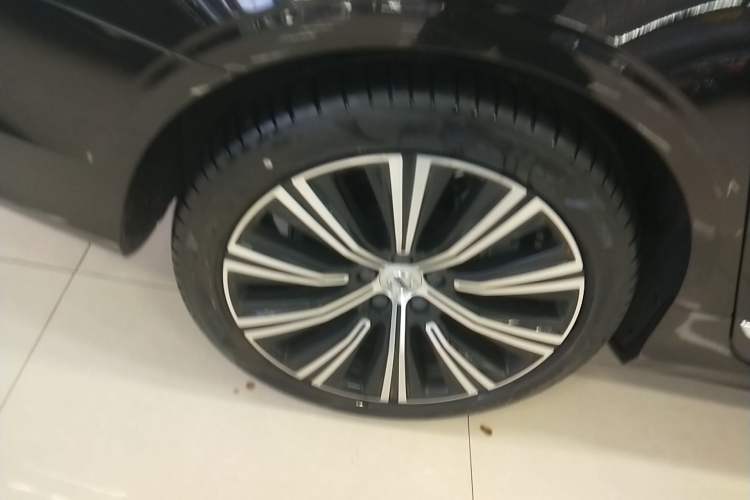 Used Volvo S90 2025 B5 Zhiya Luxury Edition Exterior 8