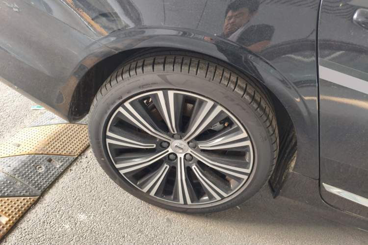 Used Volvo S90 2025 B5 Zhiya Luxury Edition Exterior 8