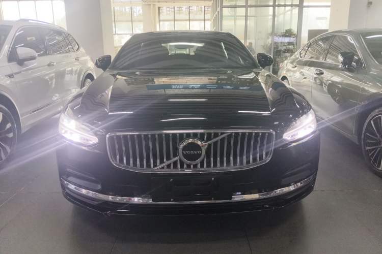 Used Volvo S90 2025 B5 Zhiyi Luxury Edition Front