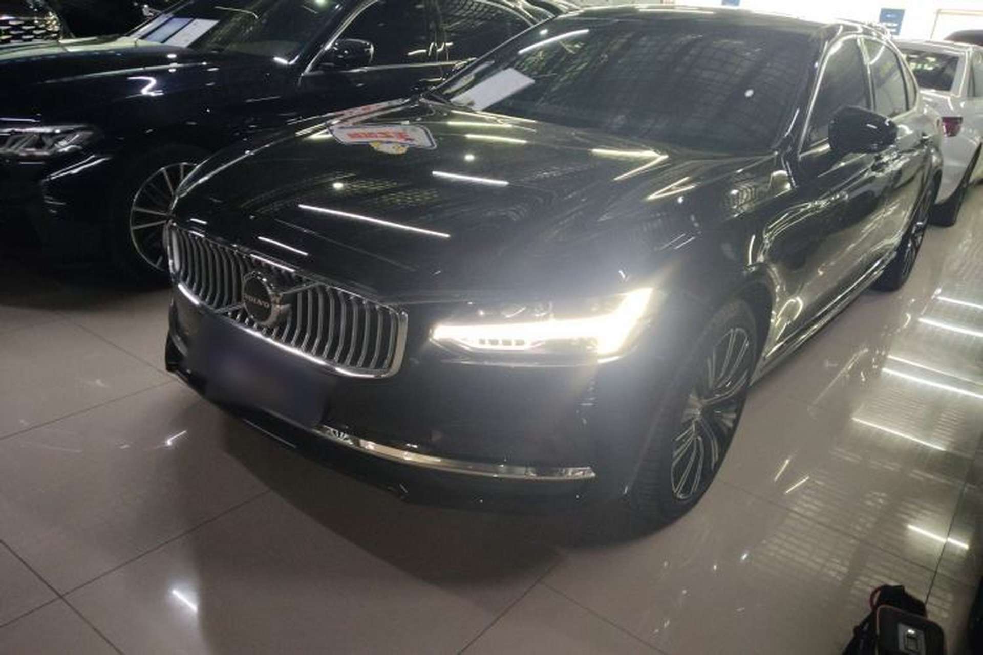 Used Volvo S90 2025 B5 Zhiyuan Luxury Edition Front Left 45 Deg