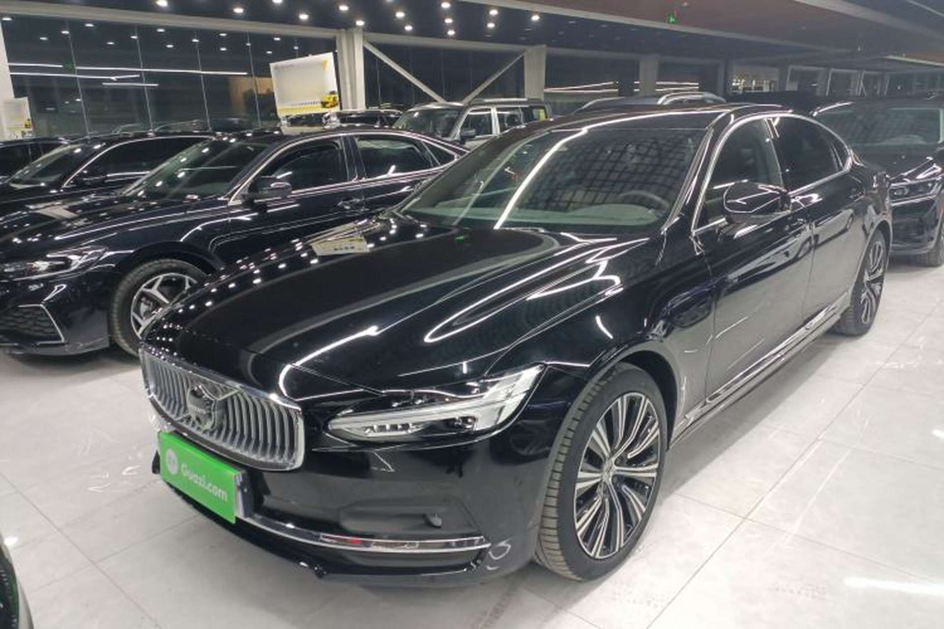 Used Volvo S90 2025 B5 Zhiya Luxury Edition Front Left 45 Deg