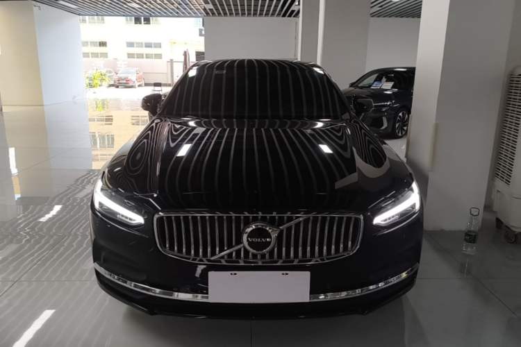 Used Volvo S90 2025 B5 Zhiyuan Luxury Edition Front