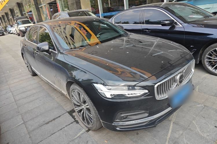 Used Volvo S90 2025 B5 Zhiya Luxury Edition Front Right 45 Deg