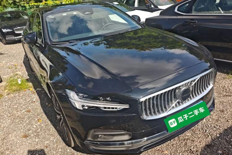 Used Volvo S90 2025 B5 Zhiya Luxury Edition Front Right 45 Deg