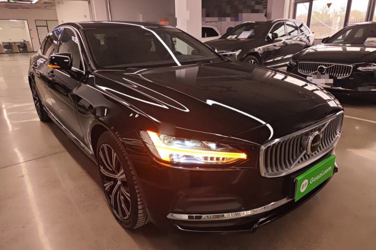 Used Volvo S90 2025 B5 Zhiyuan Luxury Edition Front Right 45 Deg