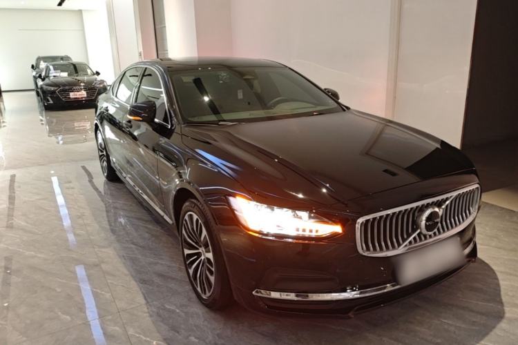 Used Volvo S90 2025 B5 Zhiyi Luxury Edition Front Right 45 Deg