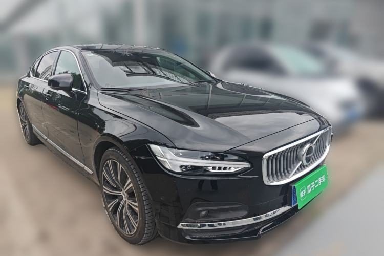 Used Volvo S90 2025 B5 Zhiya Luxury Edition Front Right 45 Deg