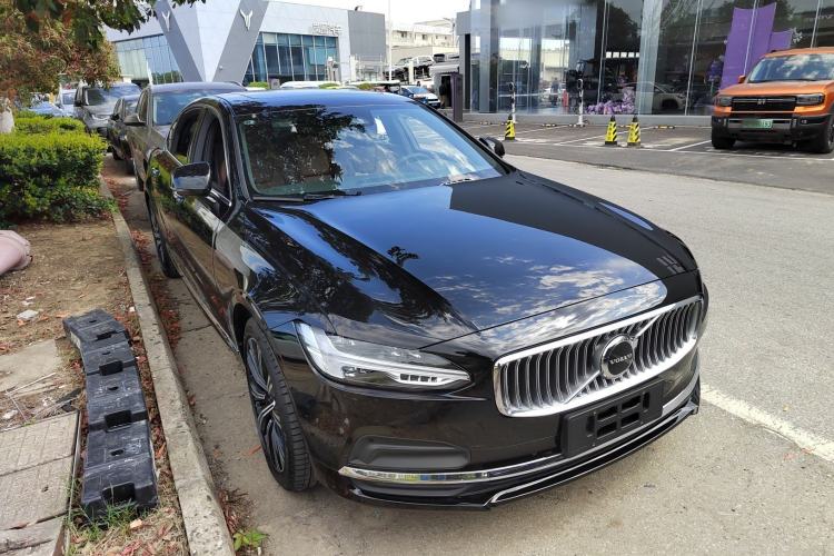 Used Volvo S90 2025 B5 Zhiyuan Luxury Edition Front Right 45 Deg