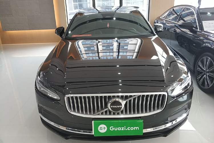 Used Volvo S90 2025 B5 Zhiyuan Luxury Edition Front