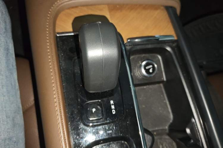 Used Volvo S90 2025 B5 Zhiyi Luxury Edition Gear Lever