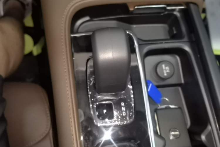 Used Volvo S90 2025 B5 Zhiyi Luxury Edition Gear Lever
