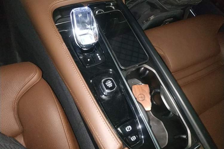 Used Volvo S90 2025 B5 Zhiyuan Luxury Edition Gear Lever