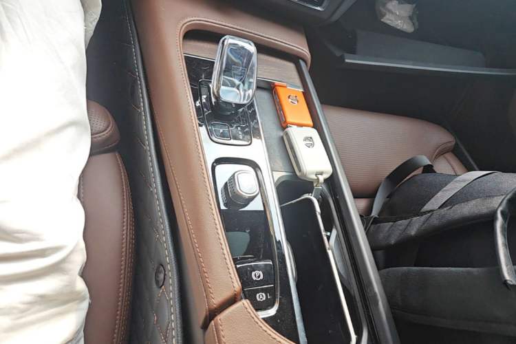 Used Volvo S90 2025 B5 Zhiya Luxury Edition Gear Lever