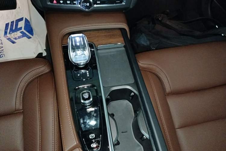 Used Volvo S90 2025 B5 Zhiya Luxury Edition Gear Lever