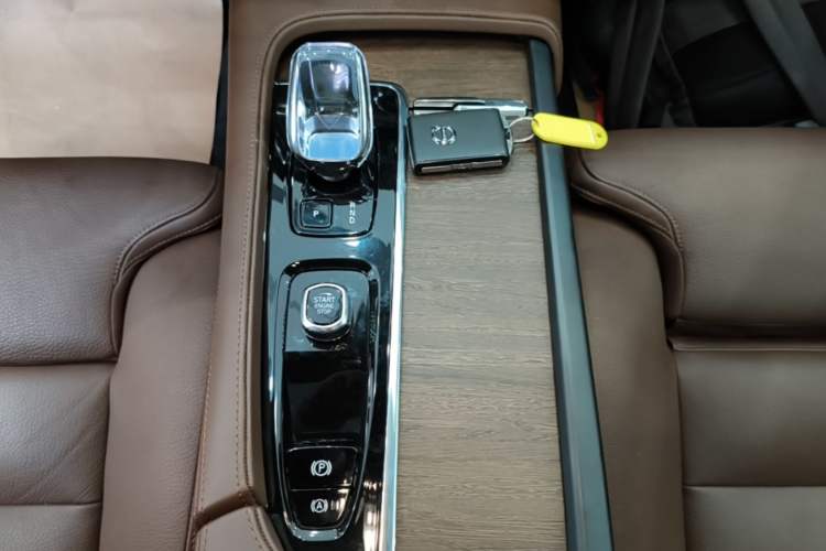 Used Volvo S90 2025 B5 Zhiyuan Luxury Edition Gear Lever