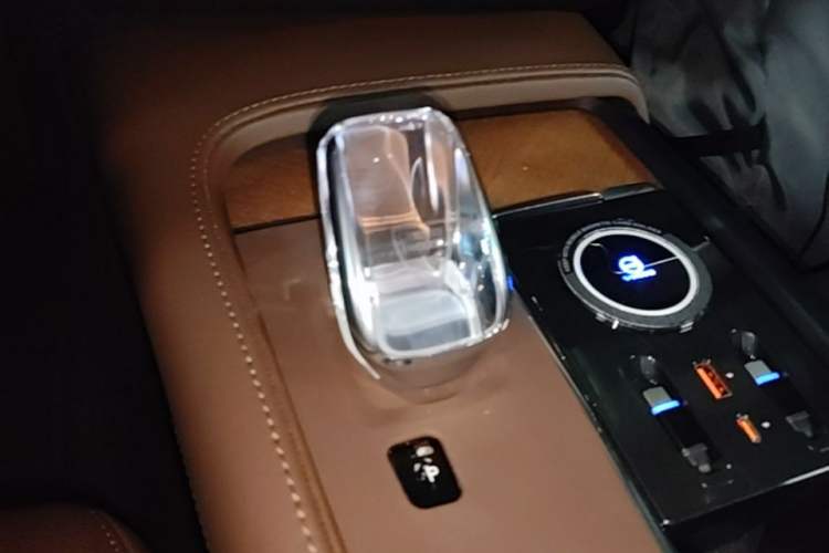 Used Volvo S90 2025 B5 Zhiyi Luxury Edition Gear Lever