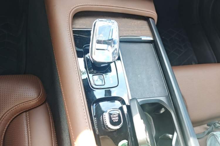 Used Volvo S90 2025 B5 Zhiya Luxury Edition Gear Lever