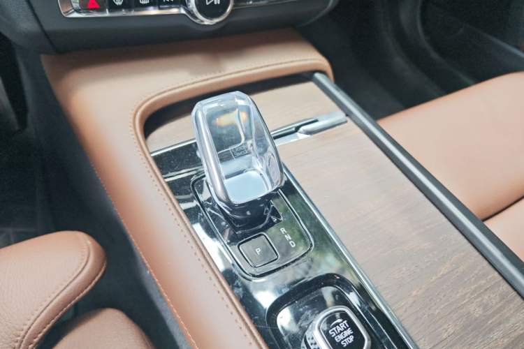 Used Volvo S90 2025 B5 Zhiyuan Luxury Edition Gear Lever