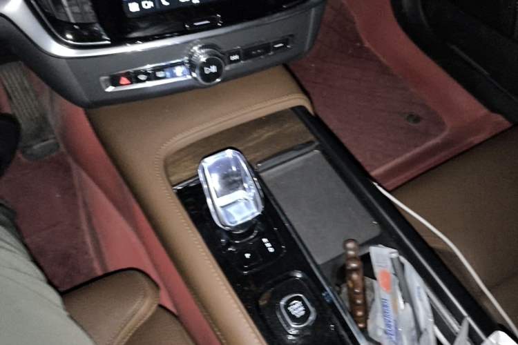 Used Volvo S90 2025 B5 Zhiyuan Luxury Edition Gear Lever