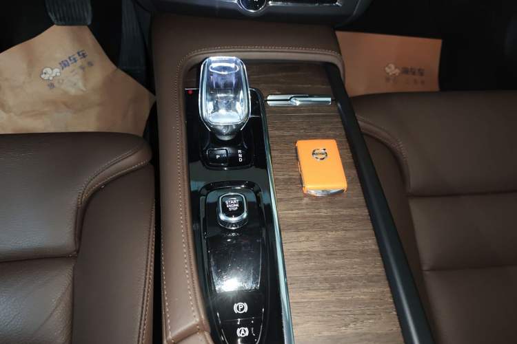 Used Volvo S90 2025 B5 Zhiyuan Luxury Edition Gear Lever