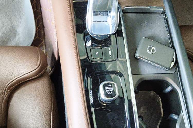 Used Volvo S90 2025 B5 Zhiyuan Luxury Edition Gear Lever