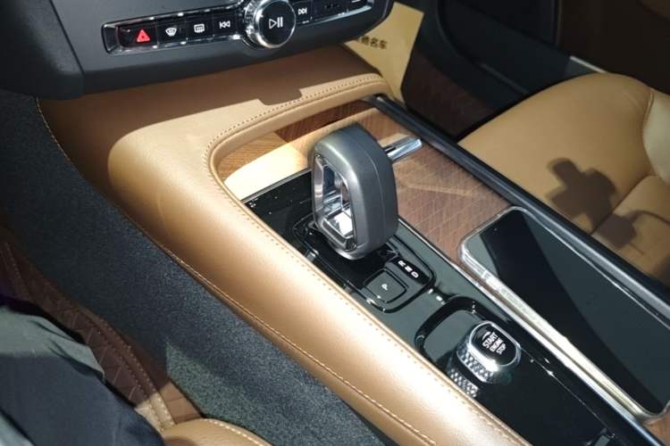 Used Volvo S90 2025 B5 Zhiyi Luxury Edition Gear Lever
