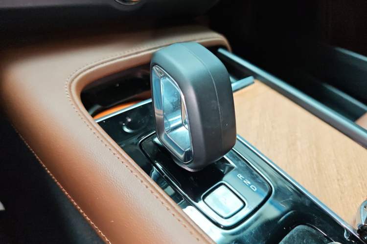 Used Volvo S90 2025 B5 Zhiyi Luxury Edition Gear Lever