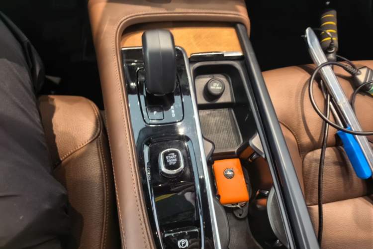 Used Volvo S90 2025 B5 Zhiyi Luxury Edition Gear Lever