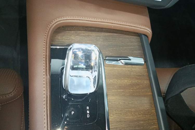 Used Volvo S90 2025 B5 Zhiya Luxury Edition Gear Lever