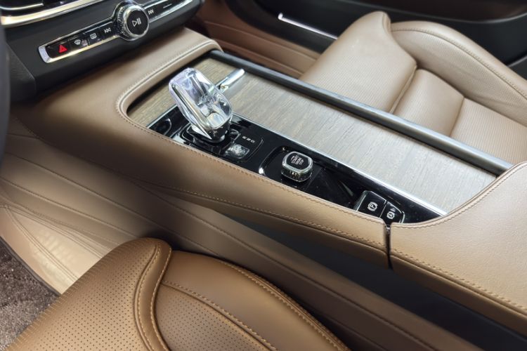 Used Volvo S90 2025 B5 Zhiya Luxury Edition Gear Lever