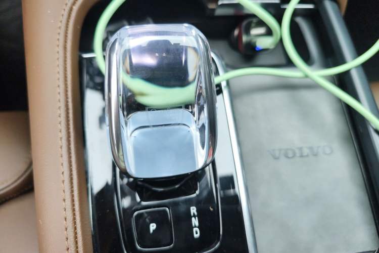 Used Volvo S90 2025 B5 Zhiyuan Luxury Edition Gear Lever