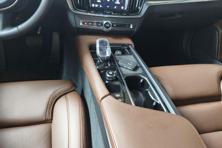 Used Volvo S90 2025 B5 Zhiya Luxury Edition Gear Lever