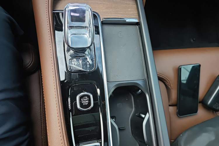 Used Volvo S90 2025 B5 Zhiyuan Luxury Edition Gear Lever