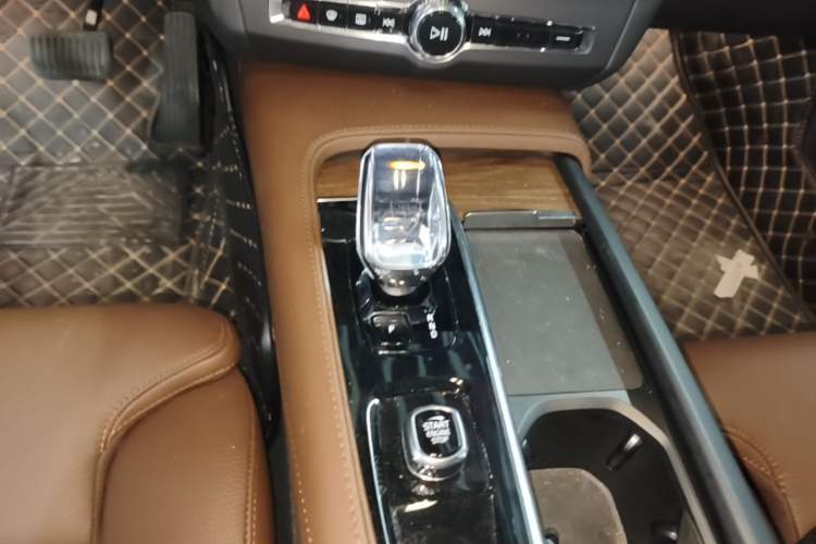 Used Volvo S90 2025 B5 Zhiyuan Luxury Edition Gear Lever