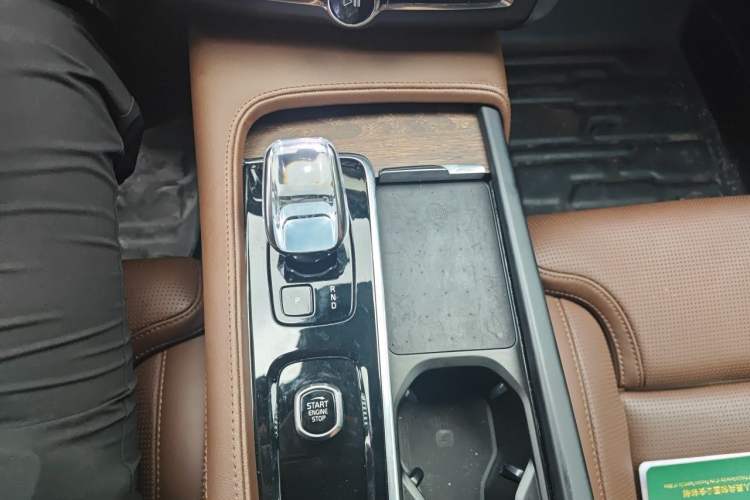 Used Volvo S90 2025 B5 Zhiya Luxury Edition Gear Lever