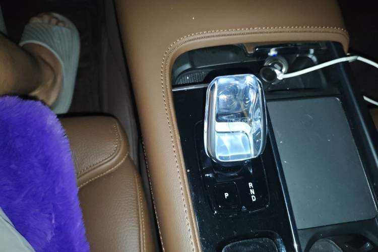Used Volvo S90 2025 B5 Zhiyuan Luxury Edition Gear Lever