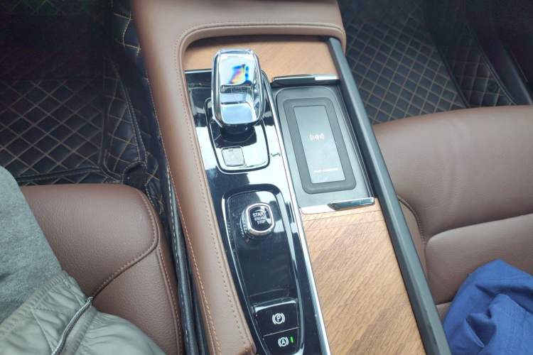 Used Volvo S90 2025 B5 Zhiyi Luxury Edition Gear Lever