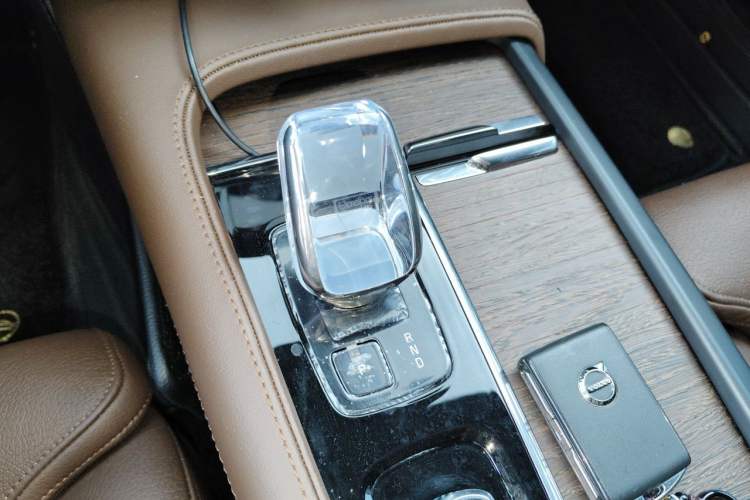 Used Volvo S90 2025 B5 Zhiyuan Luxury Edition Gear Lever