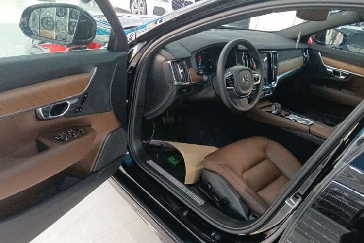 Used Volvo S90 2025 B5 Zhiyi Luxury Edition Interior 3
