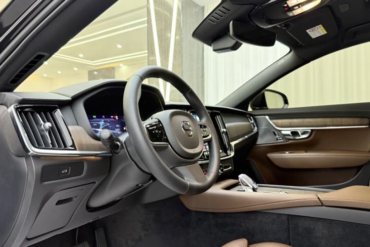 Used Volvo S90 2025 B5 Zhiyuan Luxury Edition Interior 3