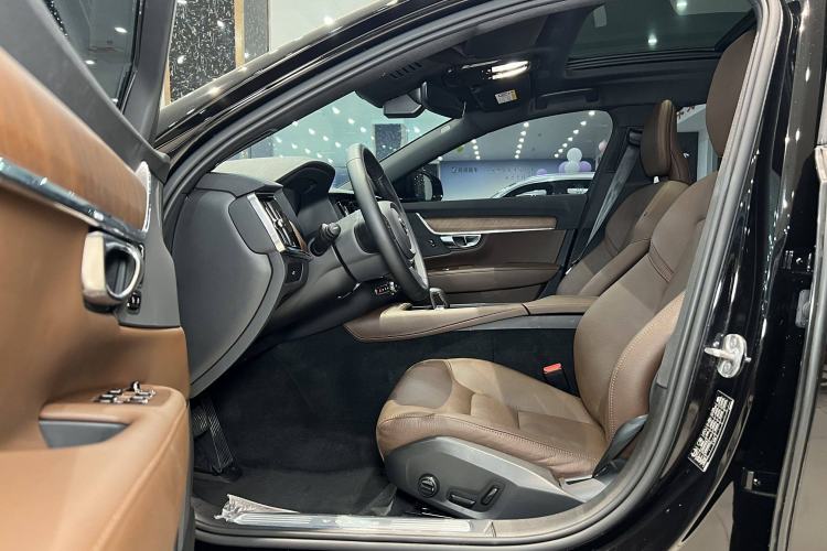 Used Volvo S90 2025 B5 Zhiyi Luxury Edition Interior 3