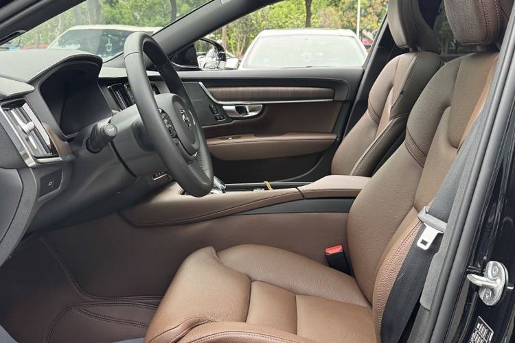 Used Volvo S90 2025 B5 Zhiyuan Luxury Edition Interior 3