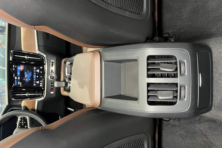 Used Volvo S90 2025 B5 Zhiyi Luxury Edition Interior 7